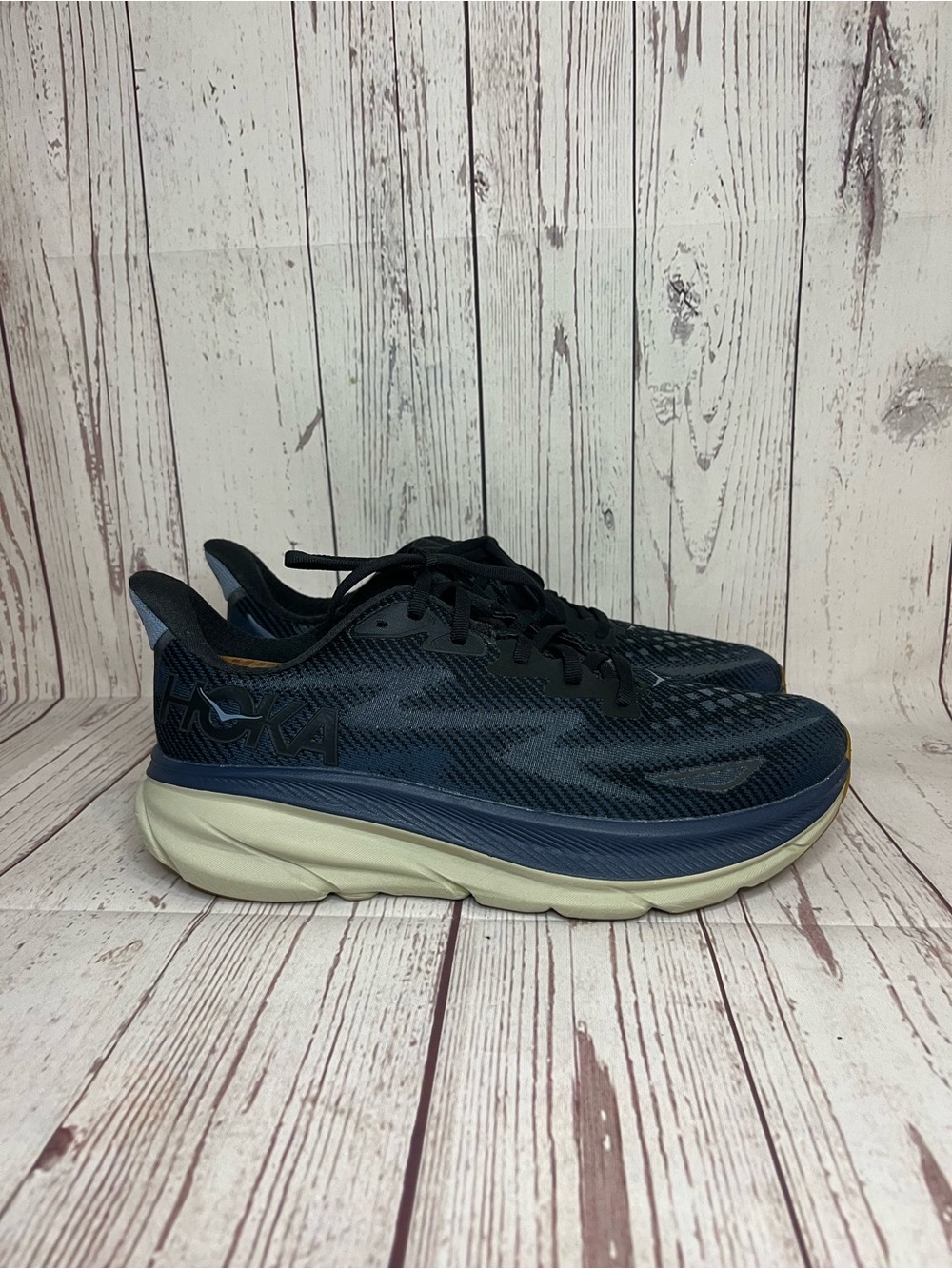 Hoka Clifton 9 Running Shoes Men's Size 9.5D Varsity Navy Blue Gum Bottom